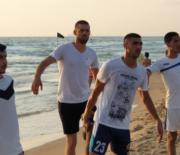 מתחילים בים. שחקני נווה שאנן (צילום: דוברות מכבי נווה שאנן)