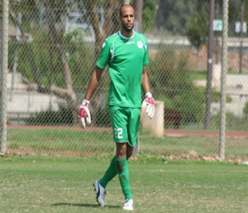 מחפש בית חדש. עידו לוי