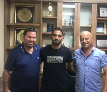 בכר במעמד החתימה