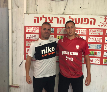 קורן לצד סוכנו אורן יחזקאל