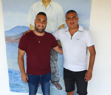 אדהם זועבי במעמד החתימה