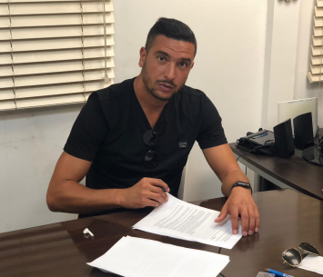 אבוחצירה במעמד החתימה