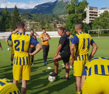 חנא פרהוד ושחקני בני ריינה (דף הפייסבוק בני ריינה)