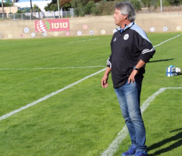 אורי צ'אושו מאמן מ.ס פרדס חנה (שרון קודיש)