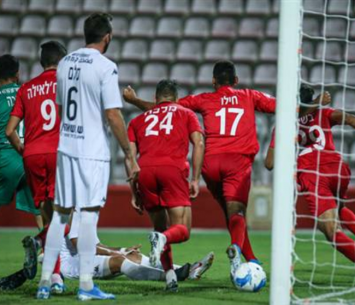 שחקני סכנין חוגגים (מאור אלקסלסי)