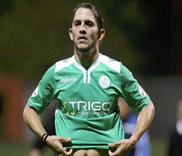 דואג לעתידו. בנש