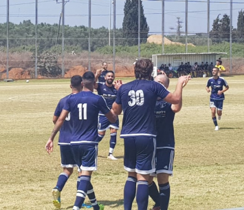 שחקני בית דגן בימים טובים יותר (ניסים קמחי)