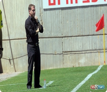 חוזר למגרשים.  קשטן