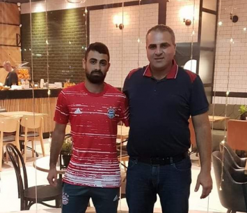 זידאן במעמד החתימה