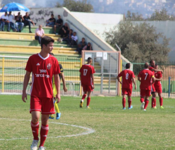  שחקני הפועל בני פרדיס חוגגים ניצחון חוץ מול בני בקה (האני)