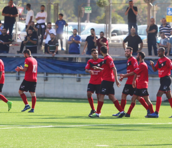שחקני צעירי טייבה חוגגים ניצחון מול בית