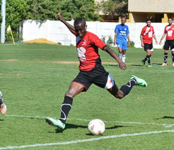 מיקי יאזו (ארנון לוי)