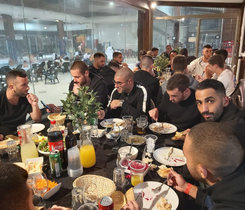 גיבוש מיוחד. שחקני מכבי שעריים