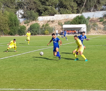 עומרי פרל מול שחקני קרית גת (ארגון הלב הצהוב)