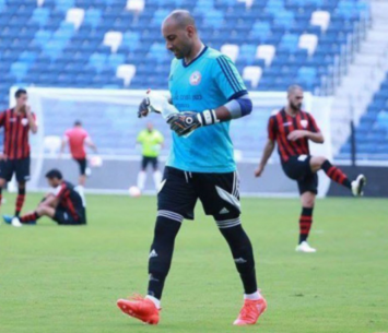 מחפש בית חדש. יקיר קרטה