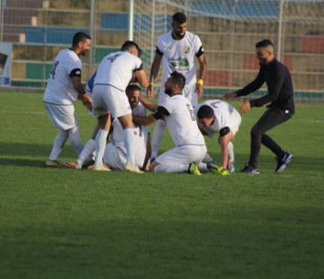 שחקני אום אל פאחם. ינסו להפתיע את נשר (דאפר מחאמיד)