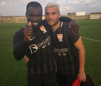 כובשי השערים לטירה. זומה ושגב