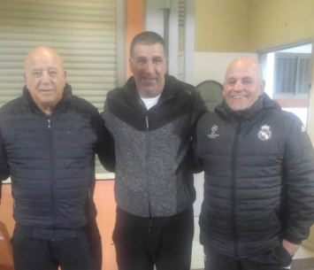 גורדנה במעמד החתימה