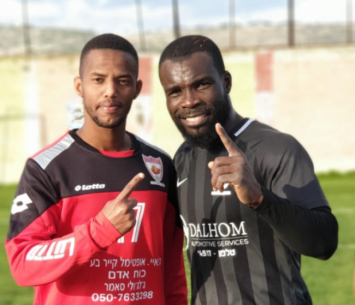 הכובשים לטירה. זומה וטדסה (צילום: נזיה סולטאן)