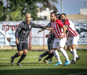 משחק שקול בין כאוכב לטירה (נזיה סולטן)