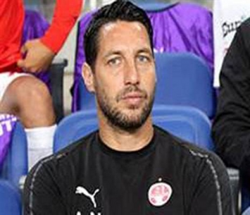 עזב לאחר חצי עונה. נוסבאום