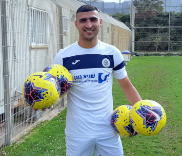 משחק ענק. שמחייב (צילום: אדיר יזירף- דוברות נווה שאנן)