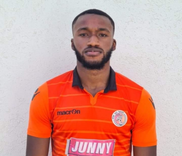 החתמה ראשונה. פרינס