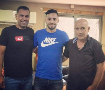 כבהה במעמד החתימה