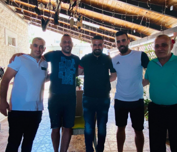 דיב במעמד החתימה