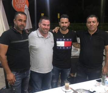 רביבו במעמד החתימה