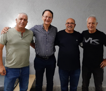 נסים כהן, אלי סבח, אלי כהן ופיני עייש במעמד החתימה (דוברות עירוני מודיעין)