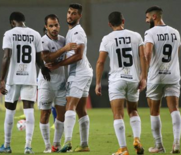 פתיחת עונה מצויינת. שחקני רמת השרון (אודי ציטיאט)