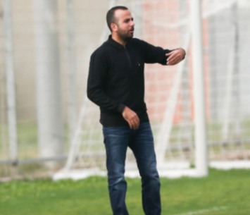 מחכה לעוד שלושה שחקנים. סרסור (payperlens) 