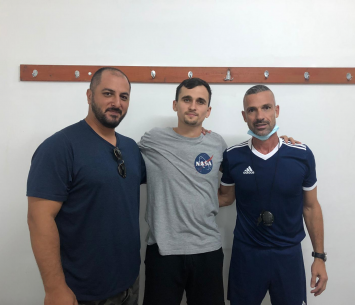 מרגולין במעמד החתימה