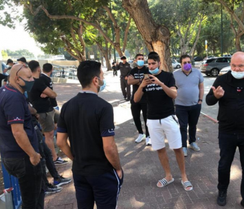 שחקני ליגות ב' מול משרדי ההתאחדות