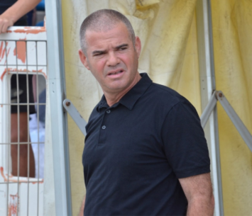 בטוח בקבוצה. עודד קוטר (אבי רביבו)