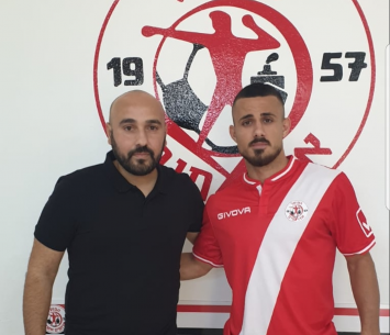 נתן במעמד החתימה