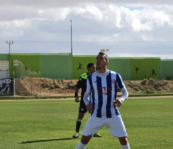 חוזר. מזל (צילום: דן בונבידה)