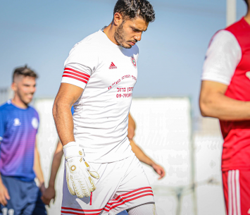 מגיע מוכן. רז (נזיה סולטן)