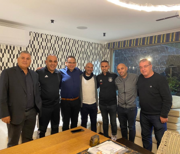 יישרו את ההדורים. ההנהלה