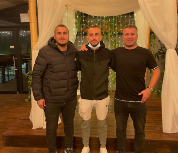 קלדרון במעמד החתימה