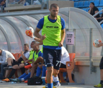 ינסה לעזור לכפר קאסם. אקסברד (אבי רביבו)