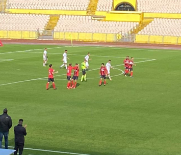 שחקני רמת גן חוגגים עלייה לשלב הבא (איתי תלם)