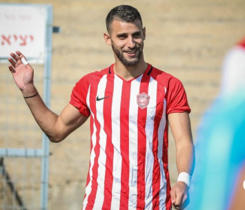 מפרגן לקבוצה. אגא (צילום: עובאדה אכתלאת)