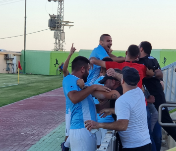 שחקני כסייפה חוגגים ניצחון חשוב (דן בונבידה)