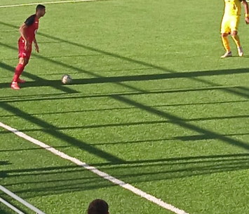 שער גדול. טוריאל באדום