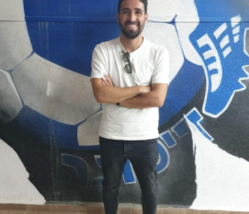 שגיב במעמד החתימה 