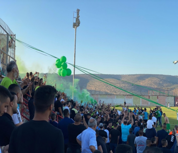 שמחה גדולה ביציע. אוהדי כפר כנא 