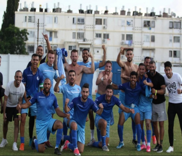 שחקני נשר חוגגים (דאפר מחאמיד)