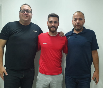 מוסקוביץ במעמד החתימה